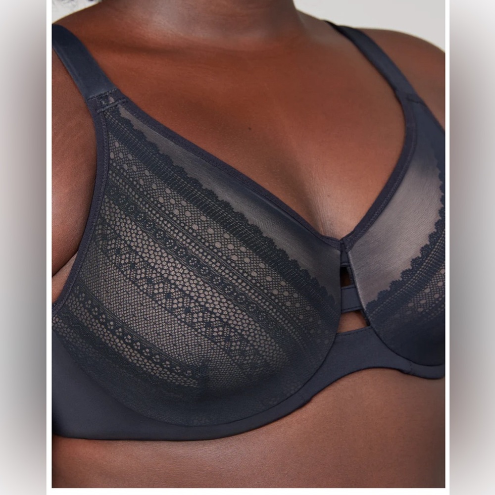 NWT SPANX Womens Illusion Lace Minimizer
Bra